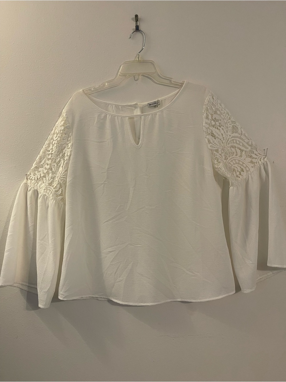 Sioni White Lace Bell Sleeve Blouse